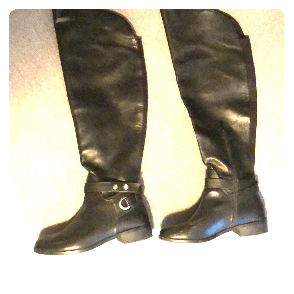 Knee high Aldo black boots